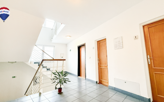 REMAX exkluzívne ponúka na prenájom priestory na 1. Podlaží Trojpodlažnej budovy
